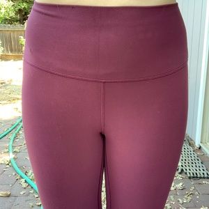 Lululemon Align Crops 21" in Redwood